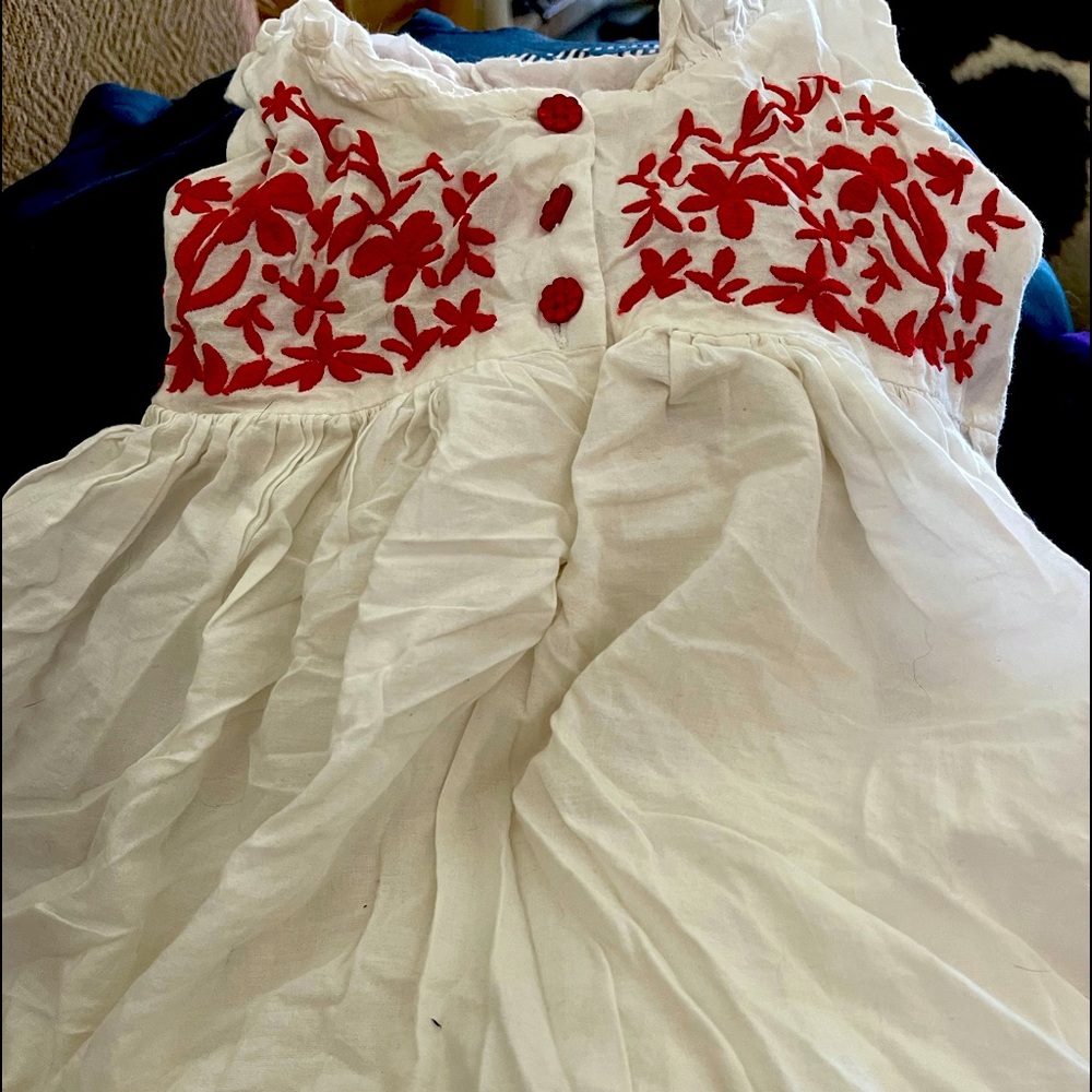 Red & White Tahari never worn missing tags 2/3t